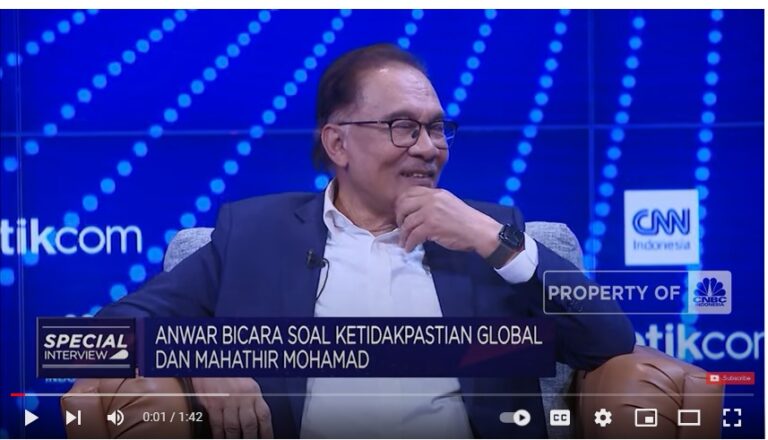 Fokus terhadap tugas, bukan Dr Mahathir, kata Anwar