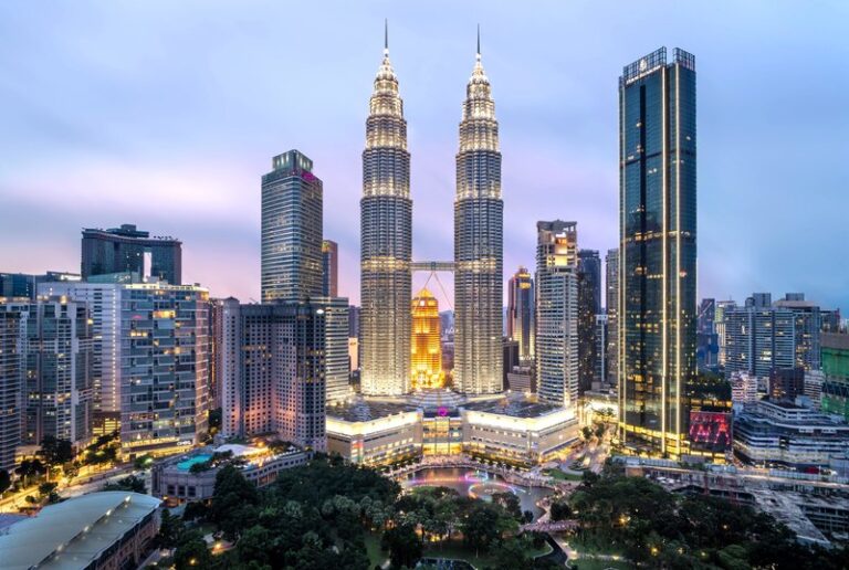Malaysia terus aman di bawah PMX, tersenarai 10 negara paling selamat di dunia