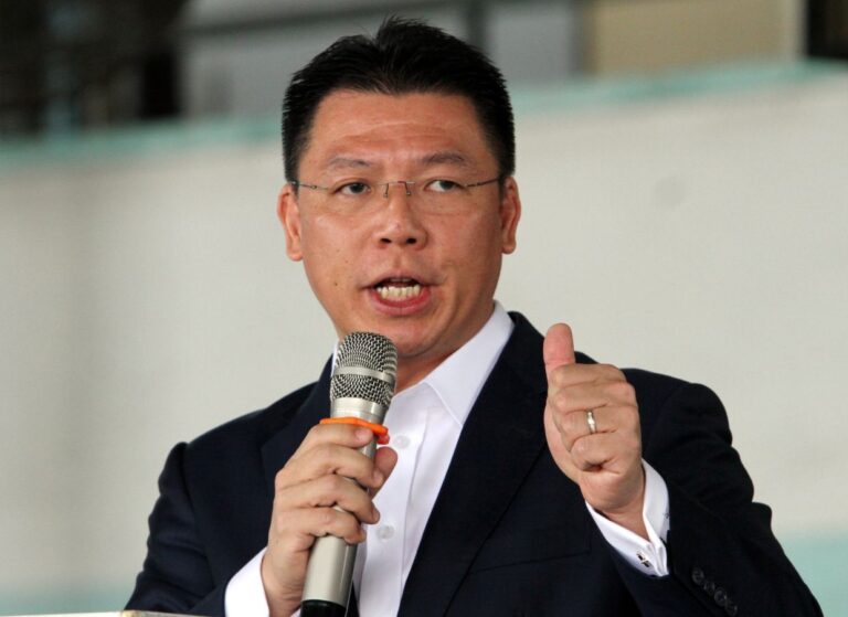 Nga: Cabar kepentingan Melayu? Rantai besi dimakan bubuk