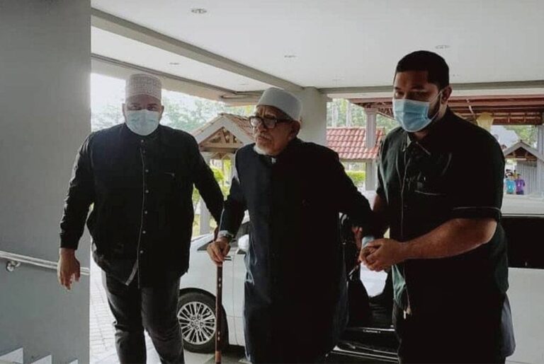 Petisyen Parlimen Marang: Hadi Awang hadir ke Mahkamah buat pertama kali