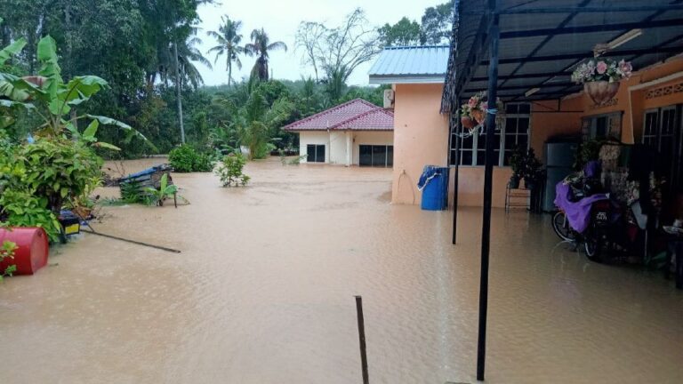 Rundingan terus dibatalkan bukan projek tebatan banjir