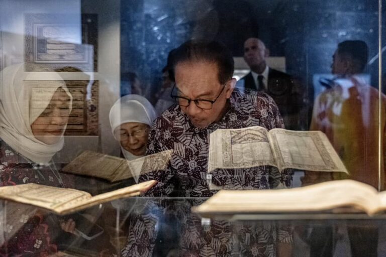 Johor sultan’s views won’t influence constitutional monarchy principle