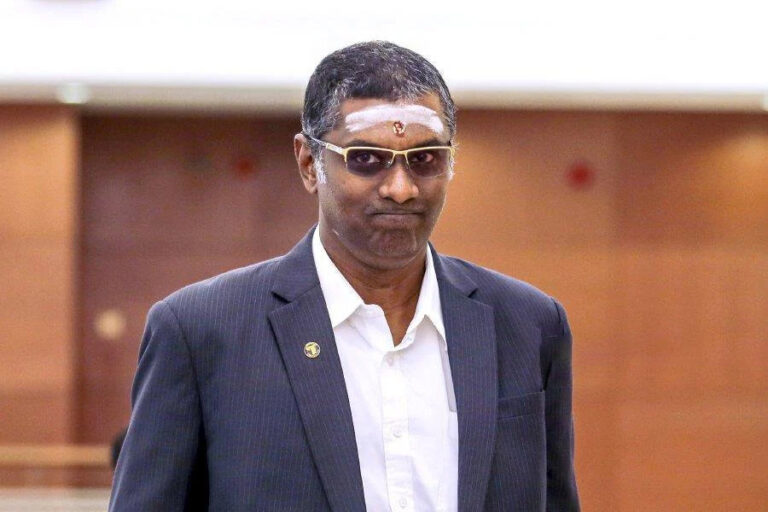 எதற்காக தலைவர் பதவியை நான் ராஜினாமா செய்ய வேண்டும்?