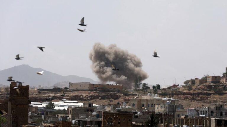 Airstrikes on Houthis launched