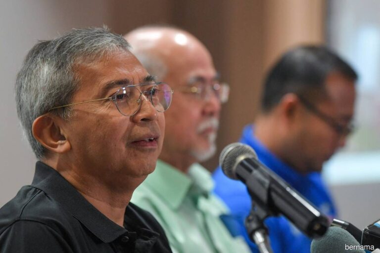 மகாதீர் மகனிடம் விசாரணை! 30 நாட்களுக்குள் சொத்துகளை அறிவிக்க உத்தரவு