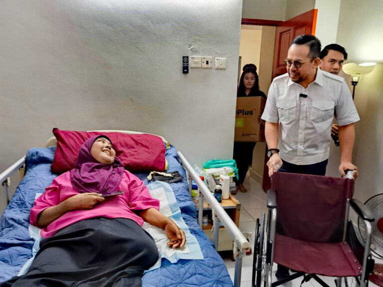 Program Tanggungjawab Sosial Korporat (CSR) Prihatin PERKESO ke Rumah Petugas RTM Puan Marlia Mohamed