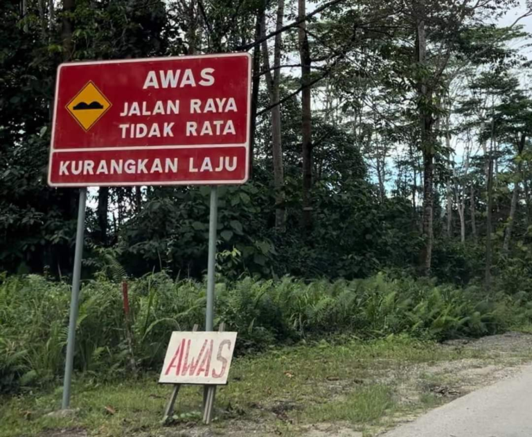 Penduduk Sabah naik angin, jalan punyalah berlubang tapi ‘signboard’ pula dibaiki