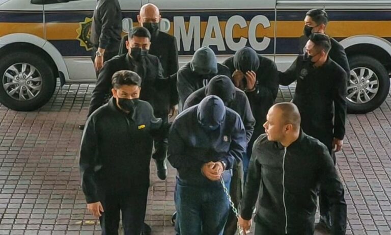 Padah terima rasuah lebih RM39,000, empat lagi anggota Kastam didakwa