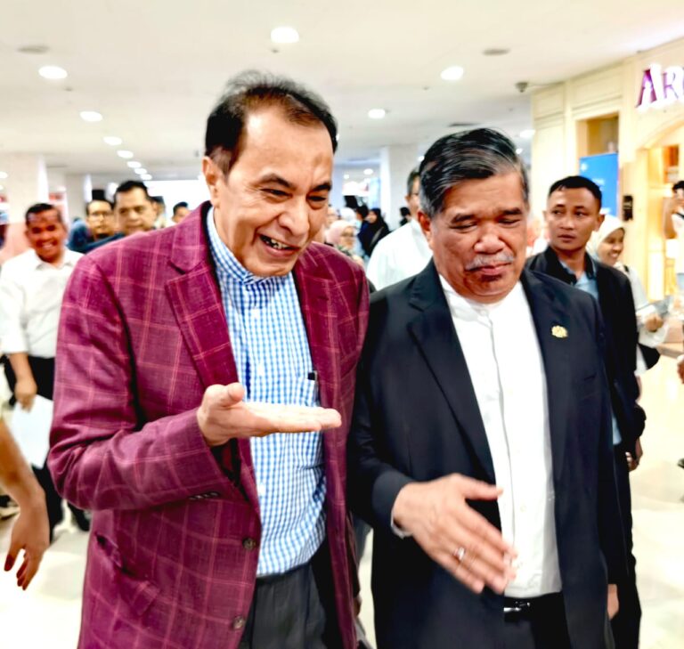 Mat Sabu lancar buku Husam, beri gambaran hubungan baik