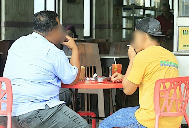Masih ada merokok di restoran, Cuepacs minta kerajaan wujudkan satu jawatan khas ini