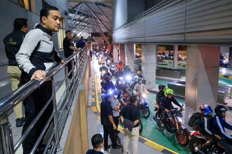 Ada yang ‘panas’ dengan cara MB Johor buat kerja, terjah CIQ