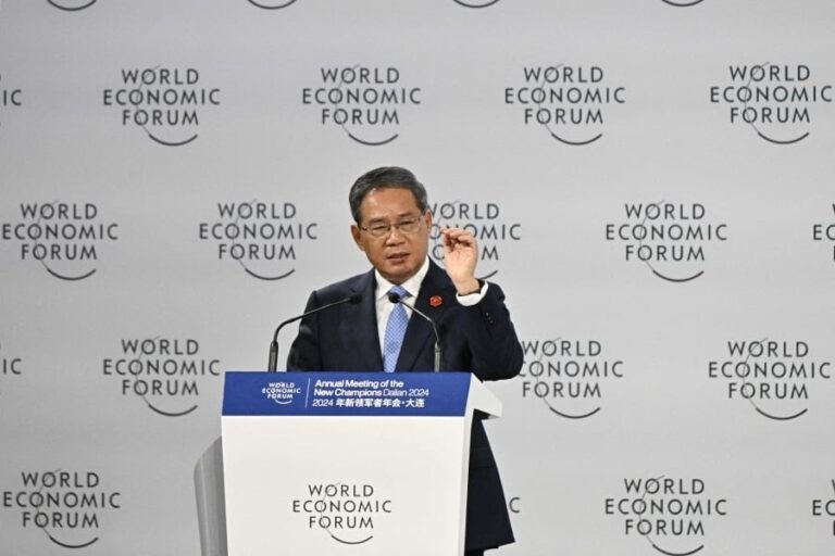 China premier urges to ‘oppose decoupling’ at economic forum