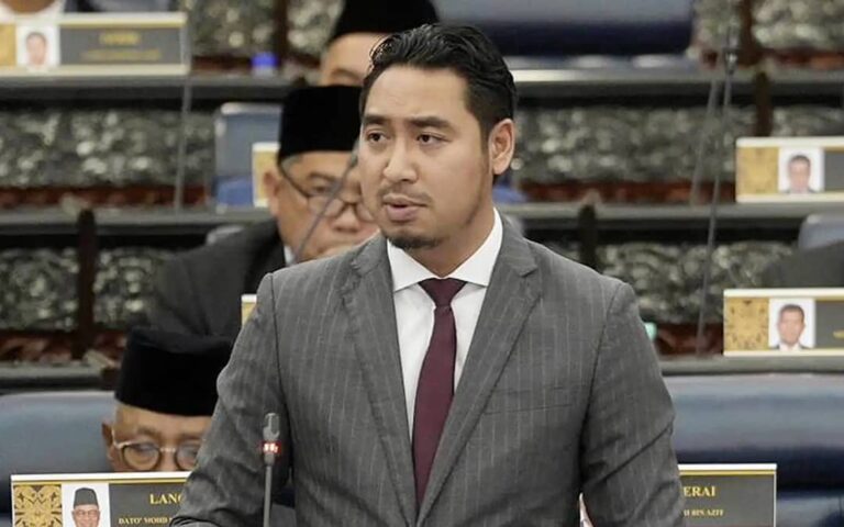 Bekas Adun cabar Wan Fayhsal tunjuk hospital mana habis ubat, sekolah nak roboh