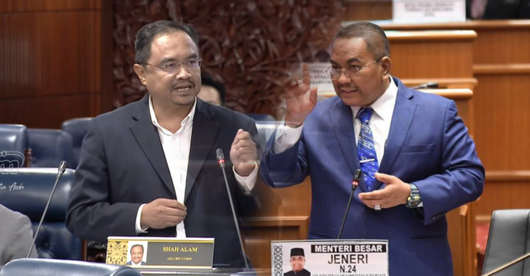 Video : Azli sekolahkan Sanusi, dakwaan terhadap warga pendidik keterlaluan