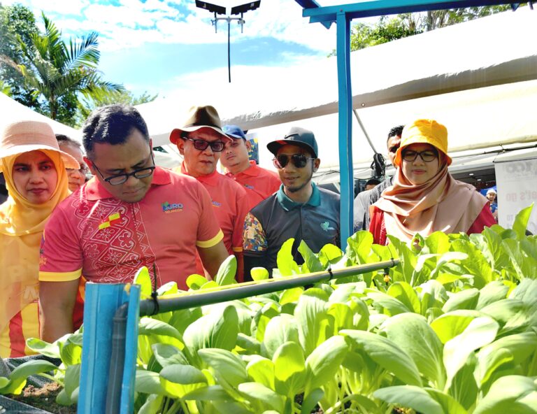 FOTO BERITA | Pemodenan jadi kunci pada hasil bernilai tinggi – Suasana ketika Amirudin melawat MAHA 2024