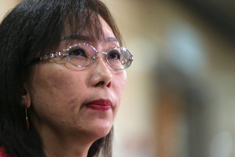 Video : Kontroversi status halal: Terjemahan ChatGPT dalangnya, kata Kok