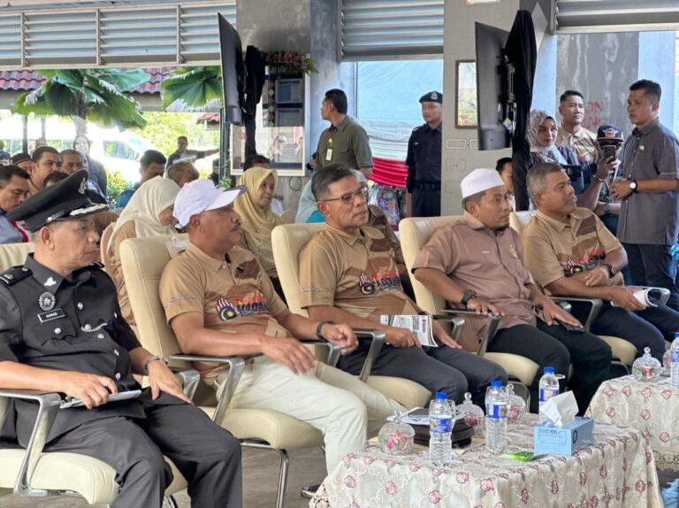 ‘Bukan tak boleh duduk sekali’, ramai sejuk hati lihat gambar ini