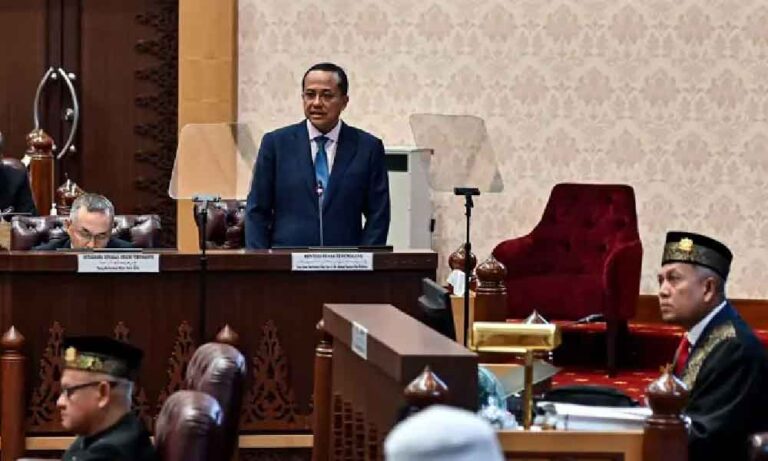 Video : Bagi bonus pun tunggu MOF? Netizen suruh Dr Sam tangkap ikan je dengan ‘Ayoh Cik’