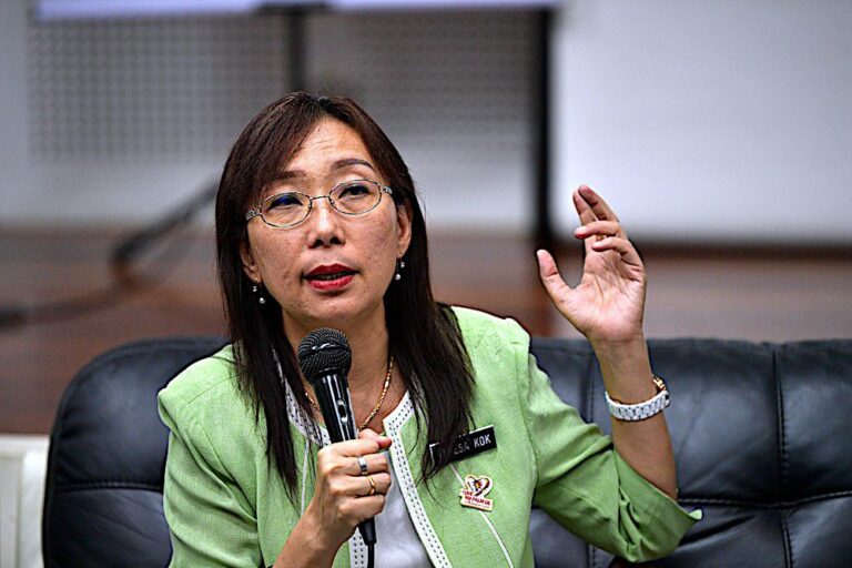 Video : Cukuplah Pas isu bendera China, Malaysia diejek oleh tukang kempen calon presiden Amerika tu