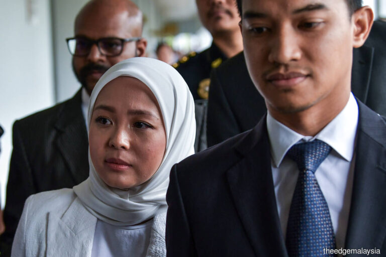 Video : Vivy Yusof, suami tak mengaku pecah amanah RM8 juta dana pelaburan Khazanah, PNB