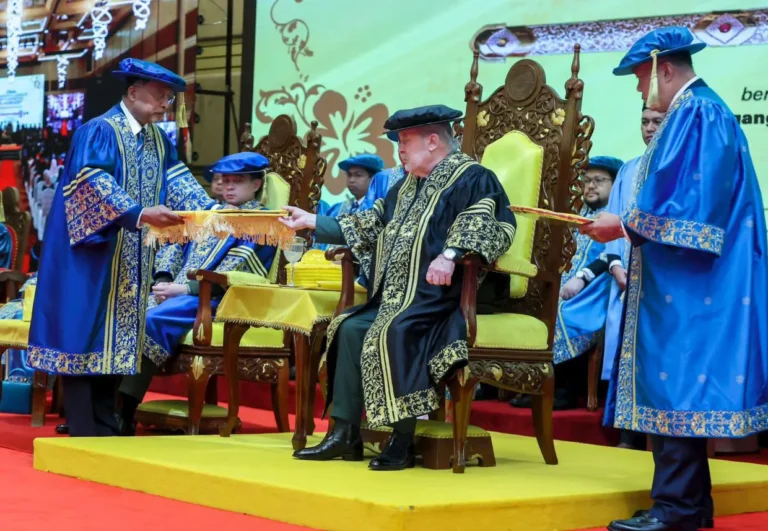 Video : Letak jawatan kalau buli UPNM berterusan – Agong