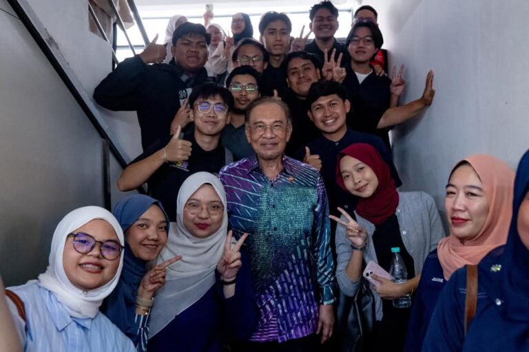 PM setuju bantuan FLYsiswa dinaikkan kepada RM400