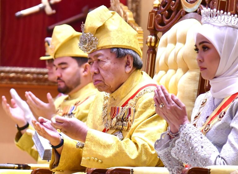 Sultan Selangor tegur AJK masjid, surau jangan terlibat urusan politik