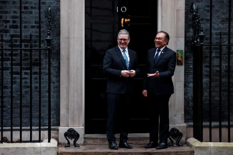 Pertemuan empat mata Anwar – PM United Kingdom