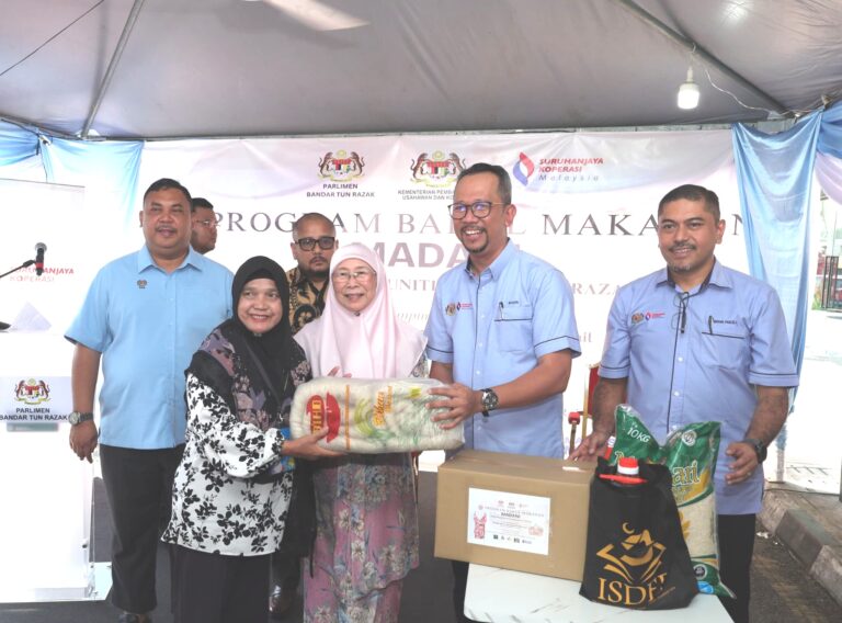 Membantu mereka yang memerlukan dalam suasana penuh solidariti dan kasih sayang – Wan Azizah