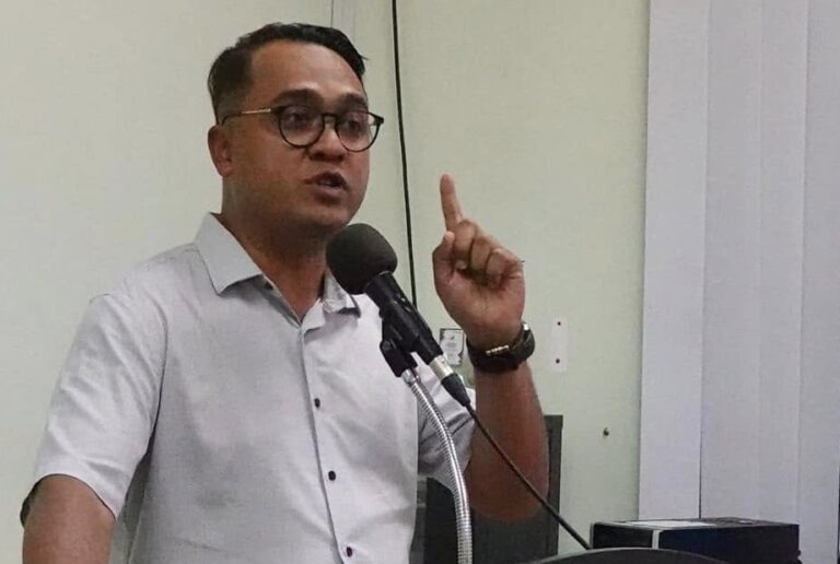 Berderet bukti PN berkecamuk