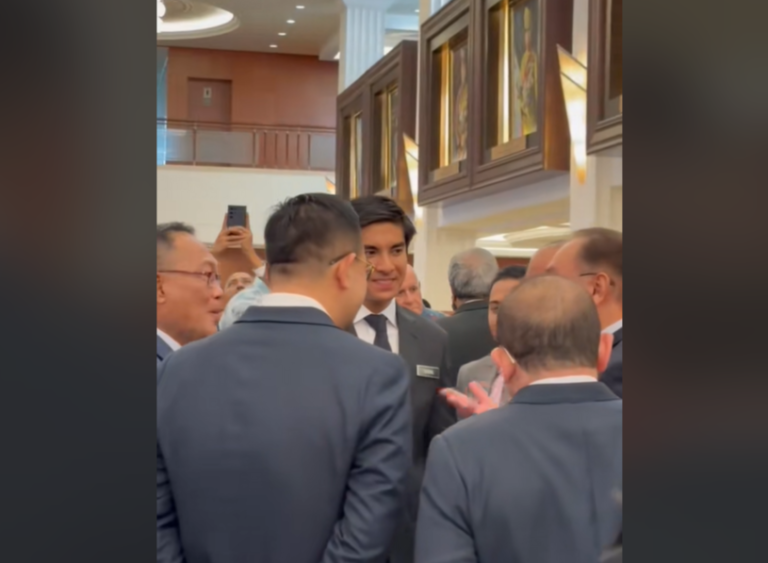 Mereka hina dan maki Anwar tapi ini PMX buat