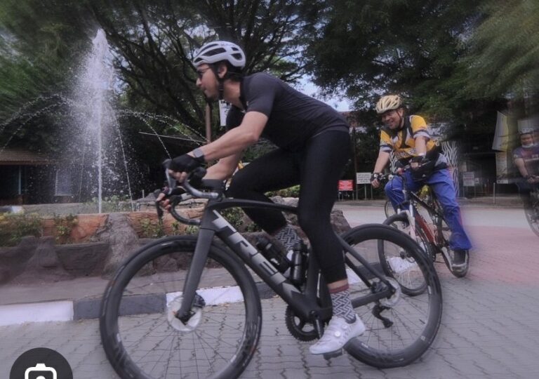 Video : ‘Susahnya’ hidup pembangkang, terbongkar dah harga basikal dan kasut MP PN ini