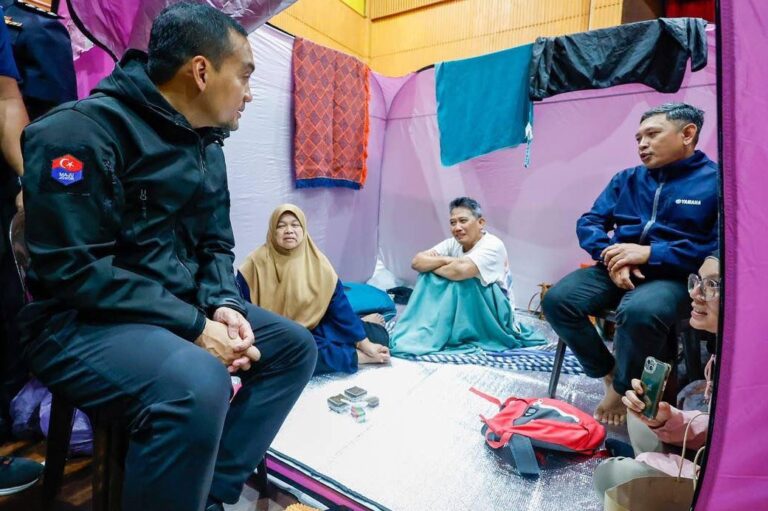 Ini sebabnya MB Johor luluh hati, mangsa banjir terus meningkat lepasi 8,000 orang