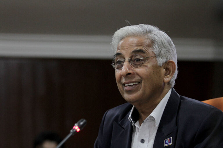 ‘Penjawat awam ada Intan, hakim ada Ilkap, ahli parlimen ada apa?’