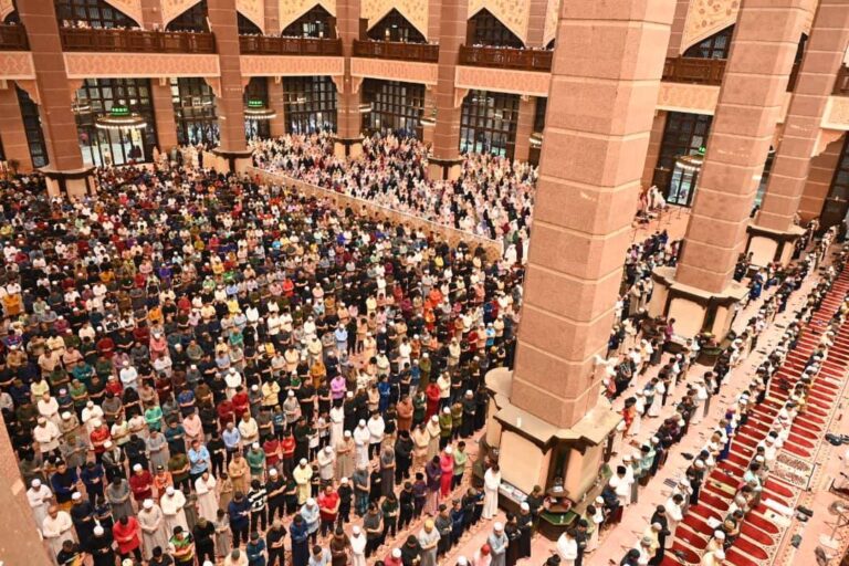 Suasana Tarawih di Malaysia tidak ada tandingannya di dunia, kata pelancong Arab