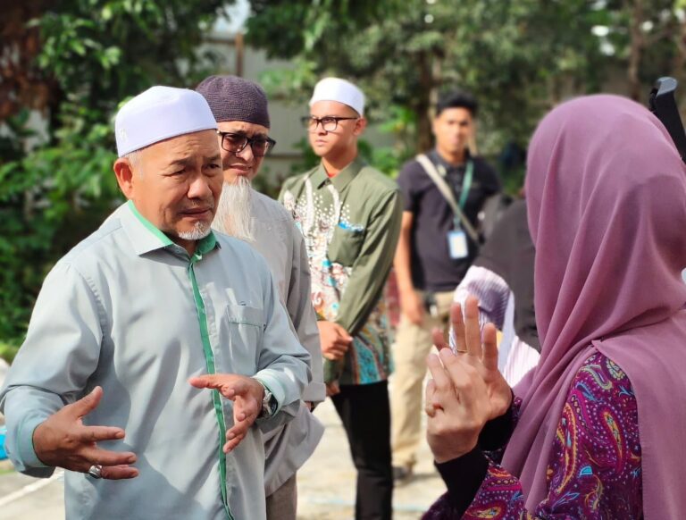 Video : Isu Kg Sg Baru : Tuan Ibrahim Akui Bekas Menteri ‘TEBOK ATAP’ Perlu Jelaskan Kezaliman