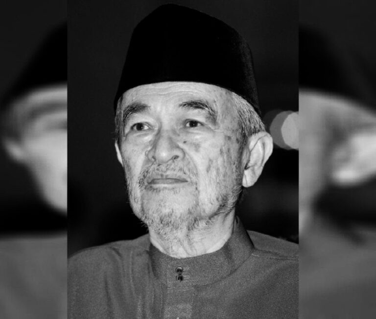Tun Abdullah Ahmad Badawi meninggal dunia
