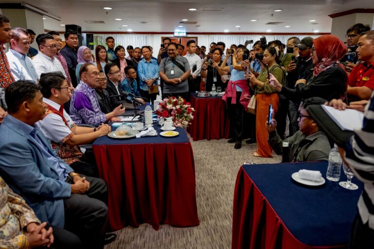 Video : Anwar ke Sabah buat rundingan pra pilihan raya negeri