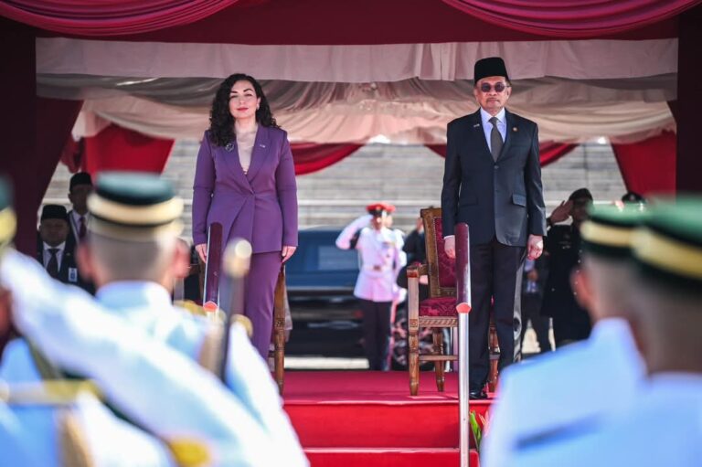 Anwar terima anugerah tertinggi ‘Order of Independence’ dari Presiden Kosovo