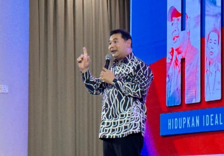 Video : Pegawai Rafizi jawab dakwaan pejabat Rafizi dikosongkan