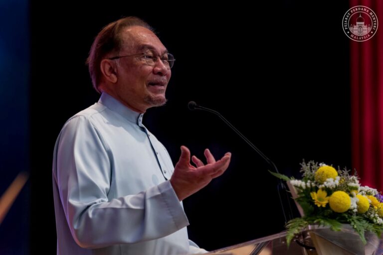 Ini respon Anwar selepas kes SRC Najib diputuskan DNAA