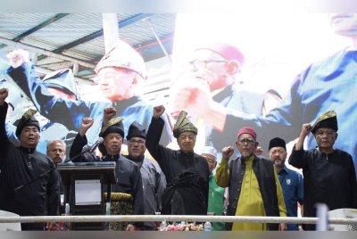 Video : Bayaran penceramah cecah RM100,000, set makanan pula RM20,000 tapi wajib derma