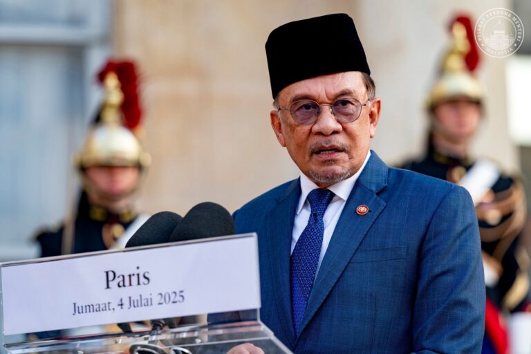 Apa yang syarikat Malaysia dan rakyat dapat dari lawatan PMX ke Paris?