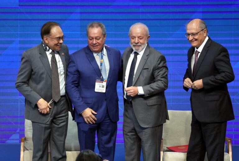 PMX bertemu PM India Narendra Modi di ‘sideline’ BRICS, Malaysia mula main peranan blok baru?