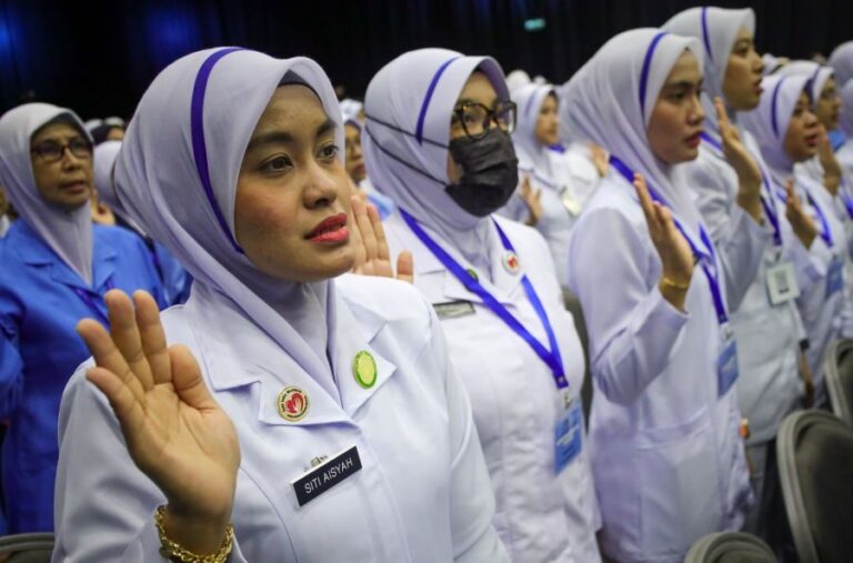 Berita baik untuk petugas kesihatan, lebih 80,000 petugas terkesan sebelum ini