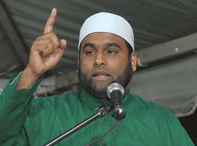 Nurul Islam Pas disiasat MCMC, ramai suka nasihat Louis Martin