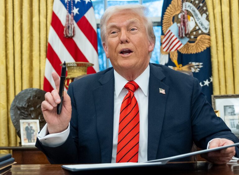 Selepas ugut kenakan tarif 32 peratus, Trump anggap ‘perjanjian yang hebat’