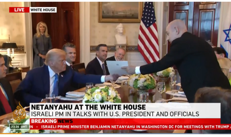 Trump gelar Netanyahu lelaki terhebat di dunia