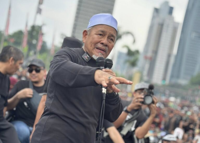 Siapa yang bohong ustaz, PTPTN macam mana, kenapa tak batal masa jadi kerajaan