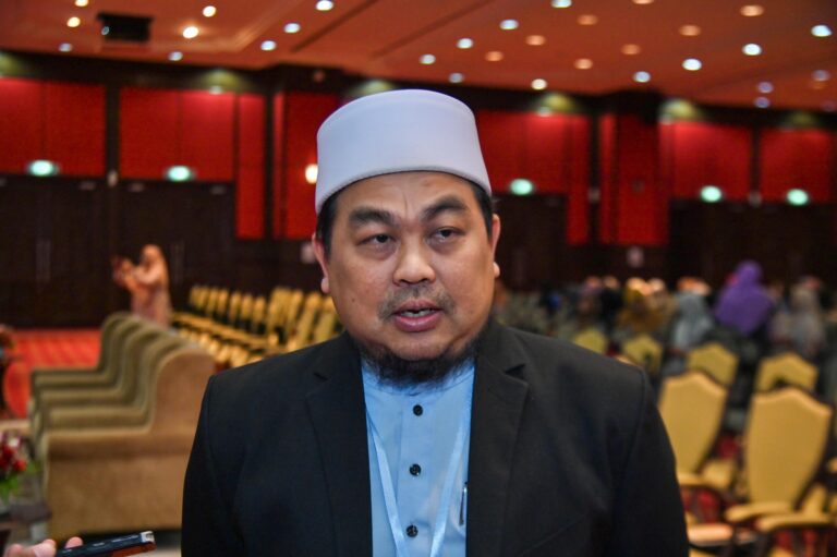 Doakan keburukan sesama Islam guna Qunut Nazilah adalah zalim – Mufti tegur siapa?